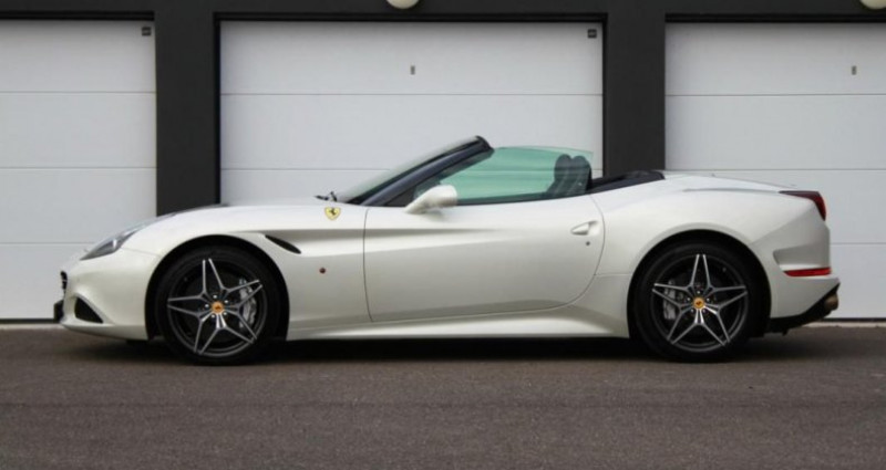 Ferrari California 560 CAB | CARNET ENTRETIEN COMPLET 2014 - photo n°2 Ferrari California 560 CAB | CARNET ENTRETIEN COMPLET  occasion à Sainte-Croix-en-Plaine - photo n°2